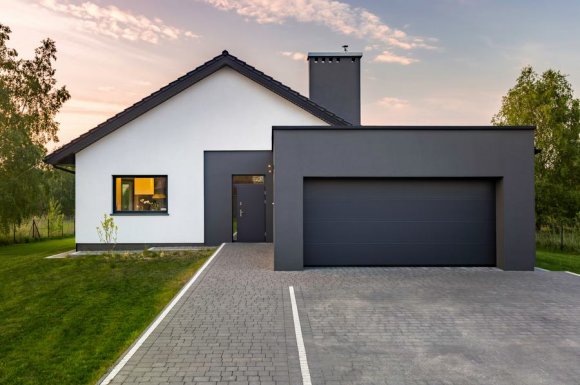 Construction d’un garage pour deux voitures accolé à la maison 